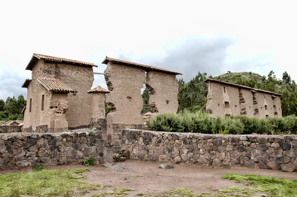 Ruin Wiracocha Raqchi. Temple of Viracocha at C — Stock Photo, Image