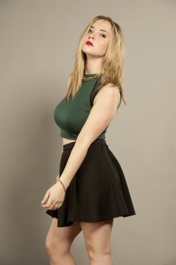 Busty muhteşem genç esmer