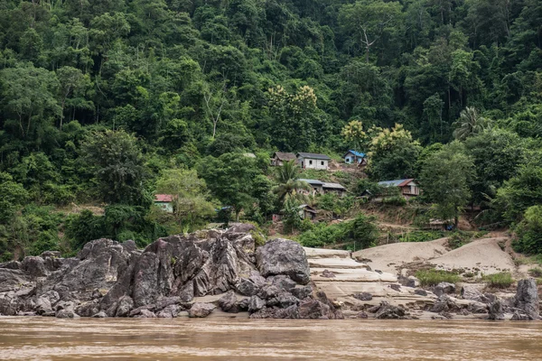 Residencias en las laderas del Monte Phousi — Foto de Stock