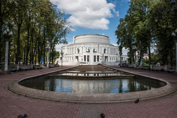 Lake of the Ballet and Opera Building — Stock fotografie