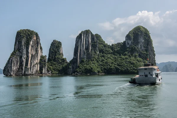 Scenic Ha Long Bay — Stockfoto