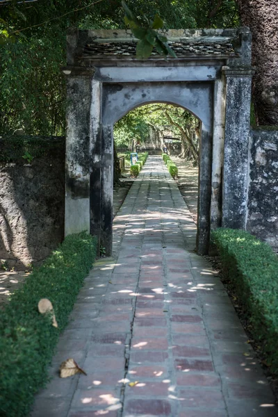 Dentro de Hoa Lu — Fotografia de Stock