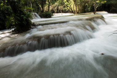 Kouang XI Şelalesi gezisi