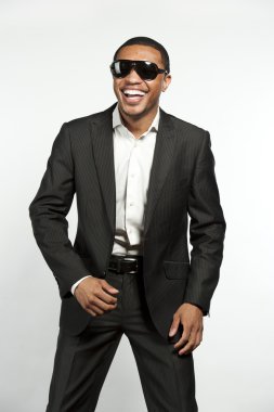 Mutlu kalça ve Trendy resmi siyah erkek