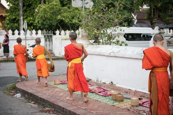 On The Way To Wat Xieng Thong — Stock Photo, Image