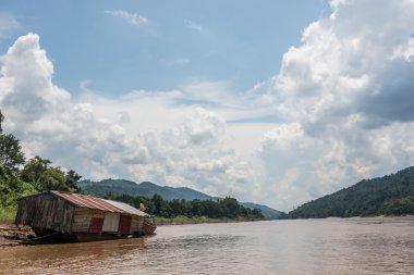 Hills Mekong Nehri üzerinden görüntü