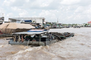 İnşaat Nehri üzerinde