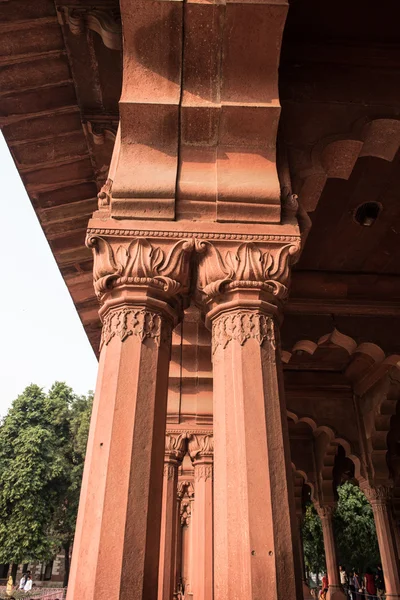 Pilares decorados em Red Fort — Fotografia de Stock