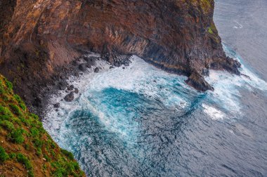 Tenerife, Kanarya Adaları kayalık plaj