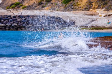 Dalgalar sıçramalarına, Tenerife, Kanarya Adaları'ile