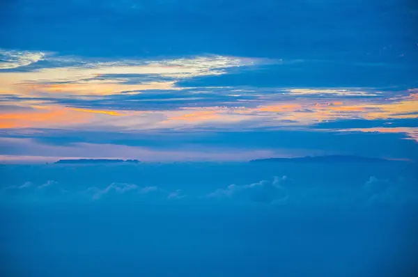 Закат с канарейными островами, вид с вулкана Тейде — стоковое фото