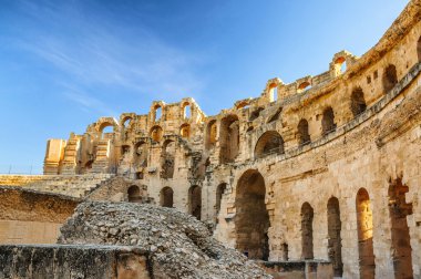 Kuzey Afrika 'daki en büyük stadyumun kalıntıları. El Jem, Tunus, UNESCO
