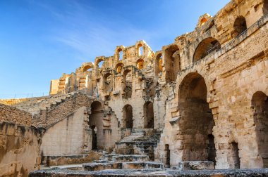 Kuzey Afrika 'daki en büyük stadyumun kalıntıları. El Jem, Tunus, UNESCO