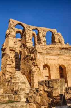 Kuzey Afrika 'daki en büyük stadyumun kalıntıları. El Jem, Tunus, UNESCO