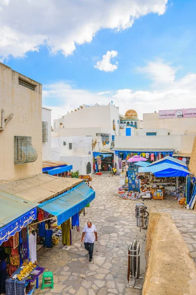 Χαμμαμέτ, Τυνησία-Οκτ 2014: πέτρινο αρχαίο τείχος της Μεντίνα με παζάρι στις 6 Οκτωβρίου 2014 — Φωτογραφία Αρχείου