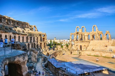 Kuzey Afrika 'daki en büyük stadyumun kalıntıları. El Jem, Tunus, UNESCO