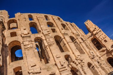 Kuzey Afrika 'daki en büyük stadyumun kalıntıları. El Jem, Tunus, UNESCO