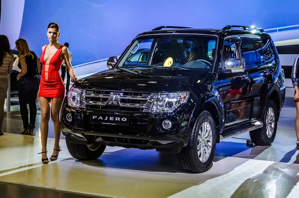 MOSCOW, RUSSIA - AUG 2012: MITSUBISHI PAJERO 4TH GENERATION presented as world premiere at the 16th MIAS Moscow International Automobile Salon on August 30, 2012 in Moscow, Russia — Stock Photo, Image