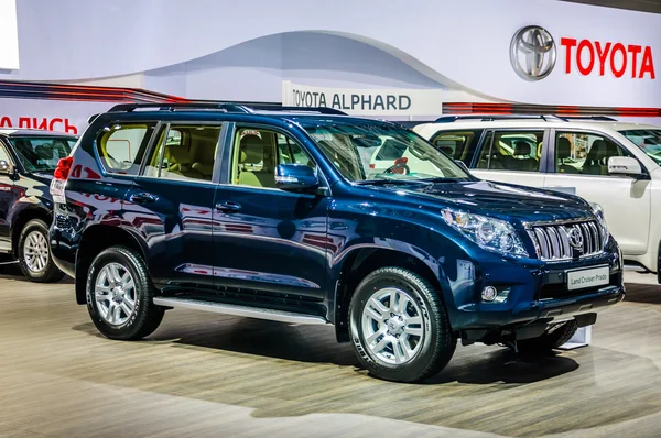 MOSCOW, RUSSIA - AUG 2012: TOYOTA LAND CRUISER PRADO J150 presented as world premiere at the 16th MIAS Moscow International Automobile Salon on August 30, 2012 in Moscow, Russia — Stockfoto