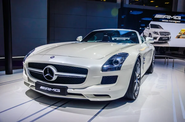 MOSCOU, RUSSIE - AOÛT 2012 : MERCEDES-BENZ SLS AMG COUPE C197 présenté en première mondiale au 16e Salon international de l'automobile de Moscou le 30 août 2012 à Moscou, Russie — Photo