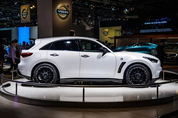 MOSCOW, RUSSIA - AUG 2012: INFINITI QX70 presented as world premiere at the 16th MIAS Moscow International Automobile Salon on August 30, 2012 in Moscow, Russia — ストック写真