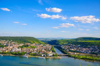 Bingen am Rhein ve Rhine Nehri, Rheinland-Pfalz, Almanya