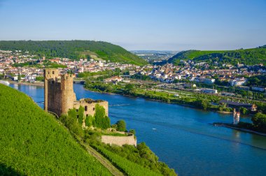 Ren Nehri yakınındaki Ruedesheim EHRENFELS kalesinde 
