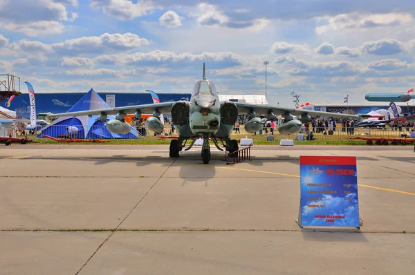 MOSCÚ, RUSIA - AGO 2015: aviones de ataque Su-25 Frogfoot presen — Foto de Stock