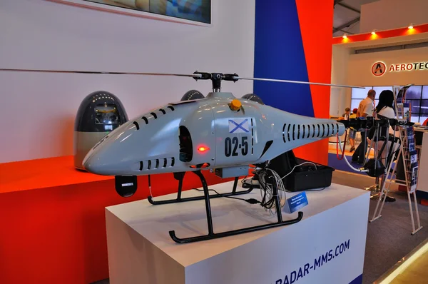 MOSCÚ, RUSIA - AGO 2015: UAV Sistema de radar móvil presentado en —  Fotos de Stock