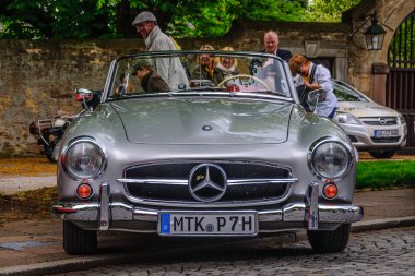 FULDA, GERMANY - MAI 2013: Mercedes-Benz 300SL cabrio roadster r