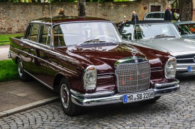 FULDA, GERMANY - MAI 2013: Mercedes-Benz 220 SE Limousine retro