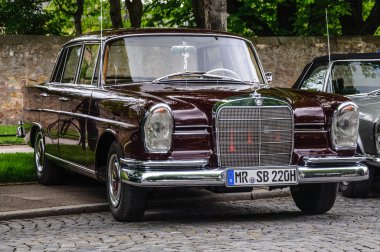 FULDA, GERMANY - MAI 2013: Mercedes-Benz 220 SE Limousine retro