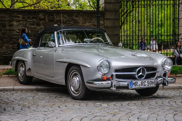 FULDA, GERMANY - MAI 2013: Mercedes-Benz 300SL cabrio roadster r — стокове фото