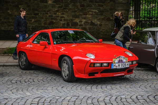 FULDA, ГЕРМАНИЯ - MAI 2013: Porsche 968 coupe sports retro car on — стоковое фото