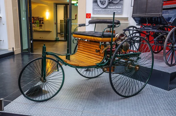 DRESDEN, GERMANY - MAI 2015: Benz Patent Motor Car 1886 in Dresd — ストック写真