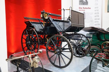DRESDEN, GERMANY - MAI 2015: Daimler Motor carriage 1886 in Dres
