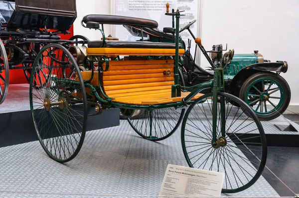 DRESDEN, ALEMANHA - MAI 2015: Benz Patent Motor Car 1886 em Dresd — Fotografia de Stock