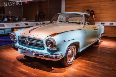 Frankfurt - Sept 2015: Borgward Isabella IAA stajyeri sundu