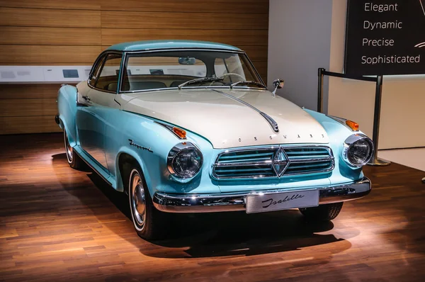 Frankfurt - Sept 2015: Borgward Isabella IAA stajyeri sundu
