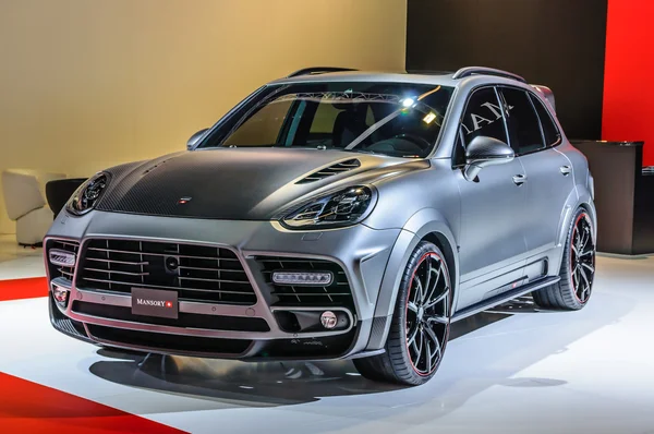 FRANKFURT - SEPTIEMBRE 2015: Porsche Macan Mansory presentado en IAA In — Foto de Stock