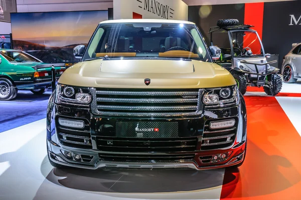 FRANKFURT - SEPTIEMBRE 2015: Land Rover Range Rover Sport Mansory pres — Foto de Stock