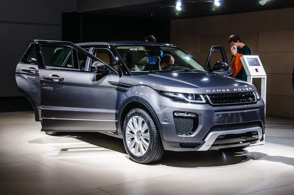 FRANKFURT - SEPTIEMBRE 2015: Land Rover Range Rover Sport presentado en — Foto de Stock