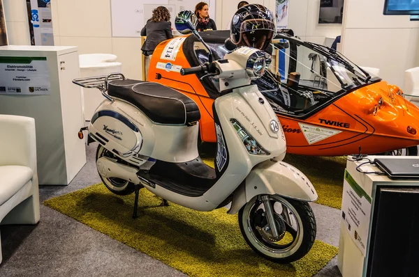 FRANKFURT - SEPT 2015: kumpan electric scooter presented at IAA — Stock Photo, Image