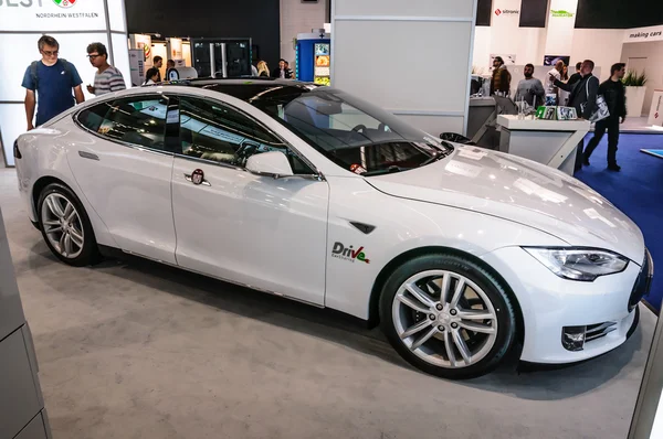FRANKFURT - SEPT 2015: Tesla Model S presented at IAA Internatio — 图库照片