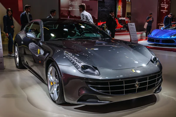 FRANKFURT - SEPTIEMBRE 2015: Ferrari FF presentado en IAA International — Foto de Stock
