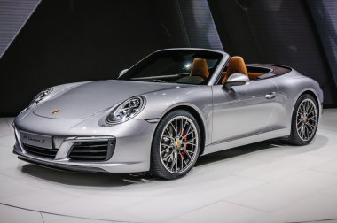 FRANKFURT - SEPT 2015: Porsche 911 991 Carrera S cabrio presente