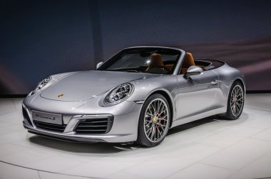 FRANKFURT - SEPT 2015: Porsche 911 991 Carrera S cabrio presente