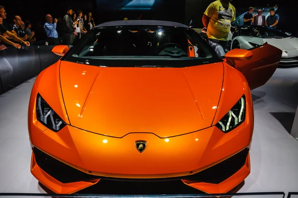 FRANKFURT - SEPT 2015: Lamborghini HURACAN LP 610-4 SPYDER prese — Stock Photo, Image