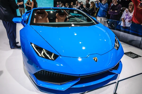 FRANKFURT - SEPTIEMBRE 2015: Lamborghini HURACAN LP 610-4 SPYDER prese — Foto de Stock