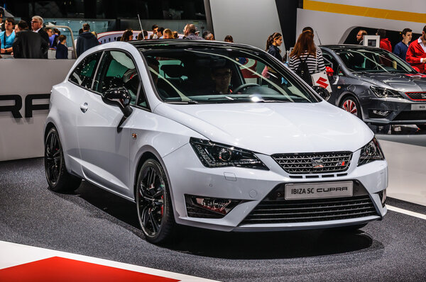 FRANKFURT - SEPT 2015: SEAT IBIZA SC Cupra презентована на IAA Inte
